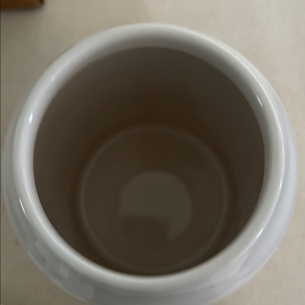RD SALE! NWOT- Rae Dunn (Queen Bee) Artisan Collection Ceramic Jar - Picture 4 of 5